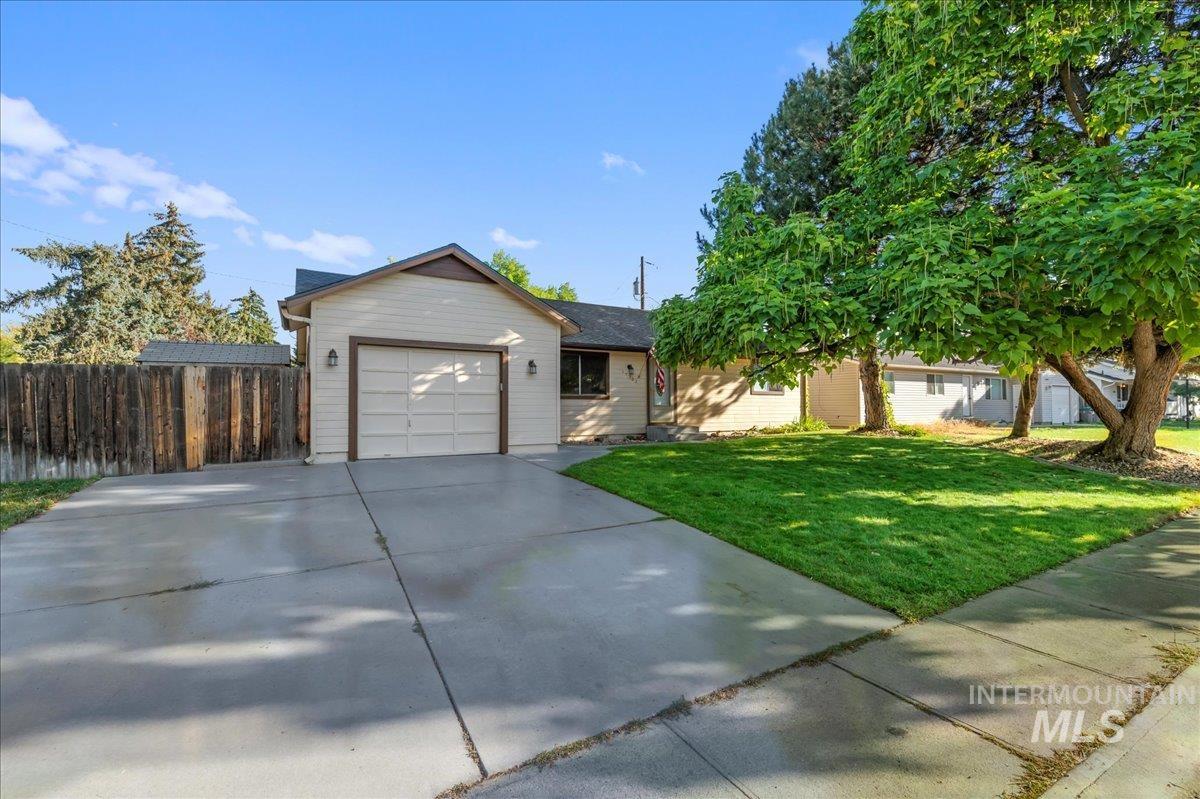 Roxbury Ct, Boise, ID 83713