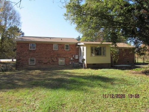 4150 Welcome Arcadia Rd, Lexington, NC, 27295-5865 | Card Image