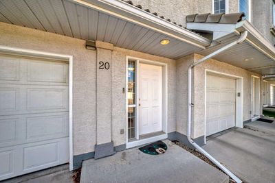 20 Hampstead Green Nw, Home with 3 bedrooms, 2 bathrooms and 3 parking in Calgary AB | Image 2