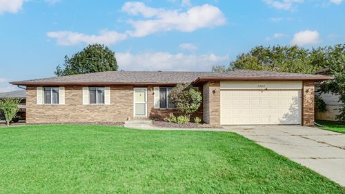 7585 Wright St, Merrillville, IN, 46410-4222 | Card Image
