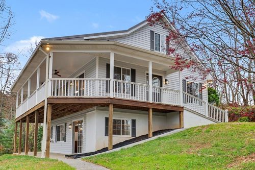 97 Kilmoore Ln, Hayesville, NC, 28904-6395 | Card Image