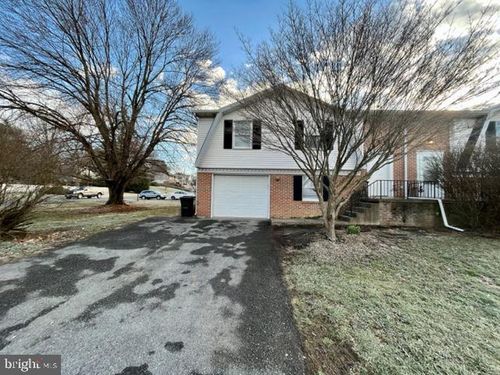 396 N Duke St, MILLERSVILLE, PA, 17551-1606 | Card Image