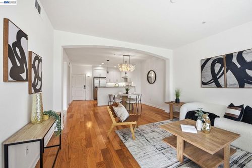 116-4463 Hyde Cmn, Fremont, CA, 94538-5435 | Card Image