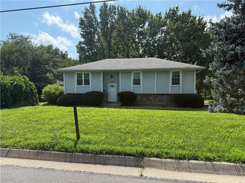 802 S Woodbine Rd, Saint Joseph, MO, 64507-2160 | Card Image