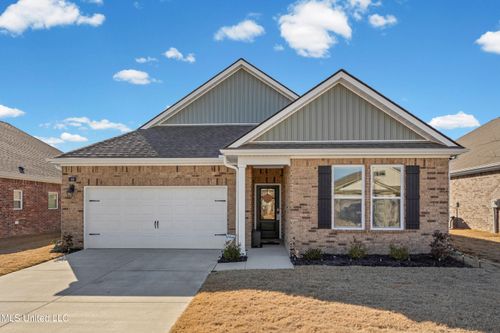 44 Harvest Dance Dr, Byhalia, MS, 38611-1129 | Card Image