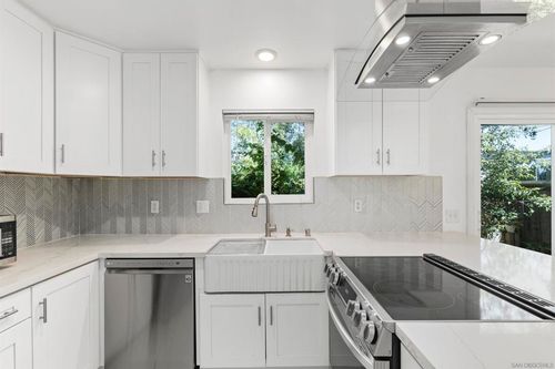 apt-b-125 W Vermont Ave, Escondido, CA, 92025-6271 | Card Image