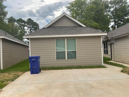 11722 White Cedar St, Willis, TX, 77318-7666 | Card Image