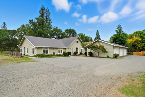 331 Fairway Dr, Weaverville, CA, 96093-8062 | Card Image
