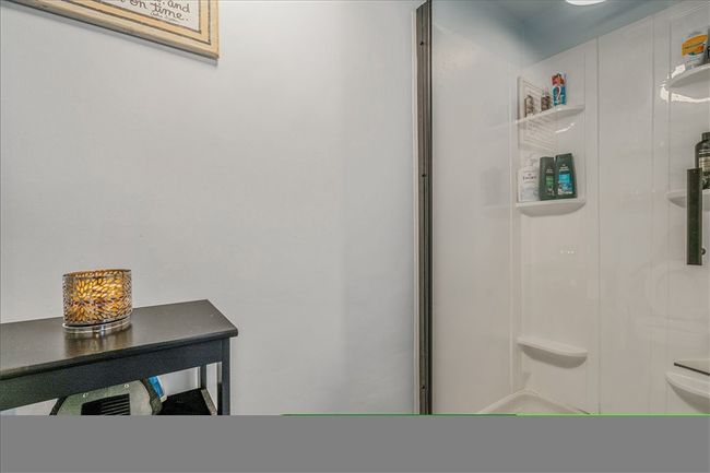 Basement shower | Image 36
