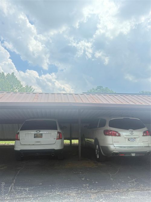 apt-15-29240 Gloede Dr, Warren, MI, 48088-4044 | Card Image