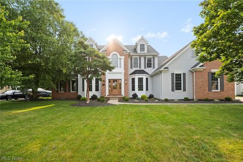 611 Arborside Ln, Avon Lake, OH, 44012-2755 | Card Image
