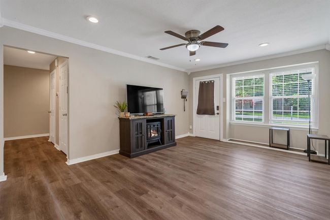 203 Olive St, House other with 3 bedrooms, 3 bathrooms and null parking in Waxahachie TX | Image 6