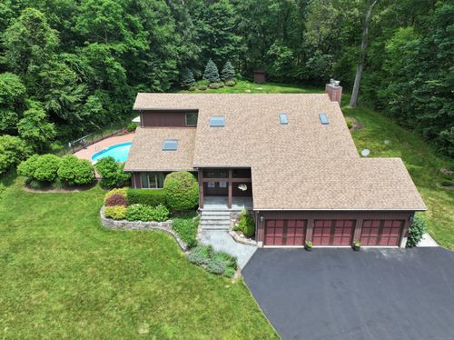 8 Walnut Ridge Rd, New Fairfield, CT, 06812-3214 | Card Image