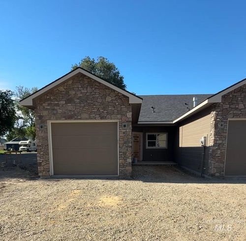 501 W California Ave, Homedale, ID, 83628-3040 | Card Image