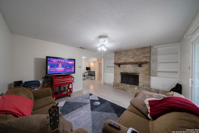 5627 Walzem Rd, Home with 3 bedrooms, 2 bathrooms and null parking in Windcrest TX | Image 6