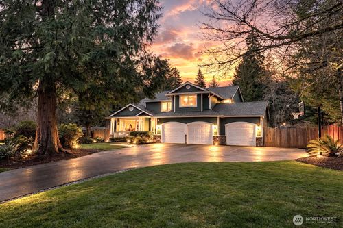 6211 247th Ave Ne, Redmond, WA, 98053-8667 | Card Image