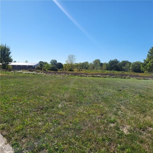 307 Skyline Dr, Elyria, OH, 44035-8927 | Card Image