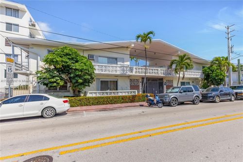 7-8040 Tatum Waterway Dr, Miami Beach, FL, 33141-5308 | Card Image