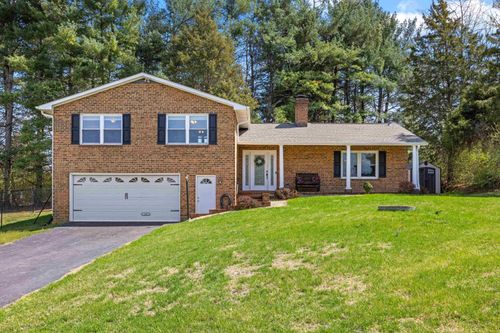 249 Cattle Scales Rd, WAYNESBORO, VA, 22980-6375 | Card Image