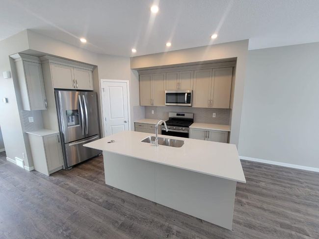 364 Dawson Drive, Home with 3 bedrooms, 3 bathrooms and 2 parking in Chestermere AB | Image 7