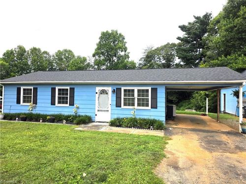 117 Locust Rd, King, NC, 27021-9309 | Card Image