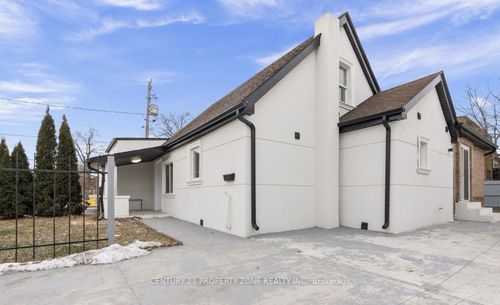 477 Melvin Ave, Hamilton, ON, L8H2L8 | Card Image