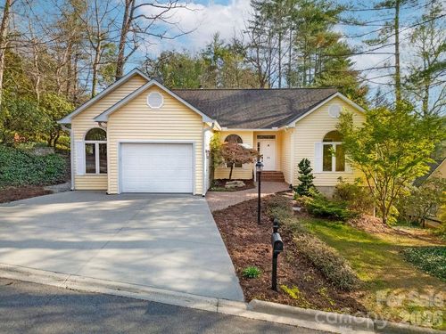 54 Wintergreen Dr, Brevard, NC, 28712-9107 | Card Image