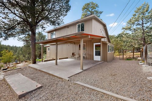 16 Thunderbird Ln, Tijeras, NM, 87059-8003 | Card Image