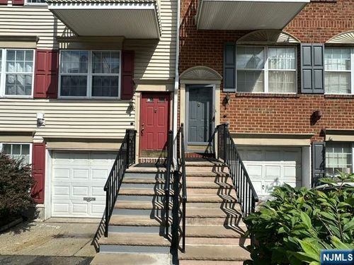 24 Krueger Ct, Newark, NJ, 07103-3471 | Card Image