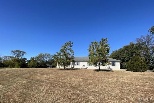 15225 Old State Rd, Carlyle, IL, 62231-2549 | Card Image