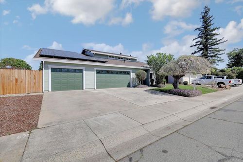 1571 Coats Dr, Yuba City, CA, 95993-1701 | Card Image