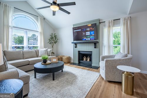 18 Huntcliff Dr, Cartersville, GA, 30121-4285 | Card Image