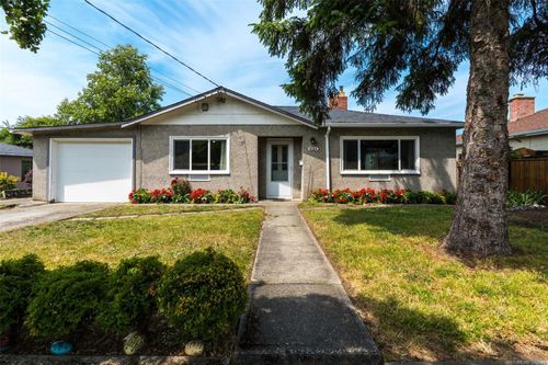 1124 Colville Rd, Esquimalt, BC, V9A4P7 | Card Image