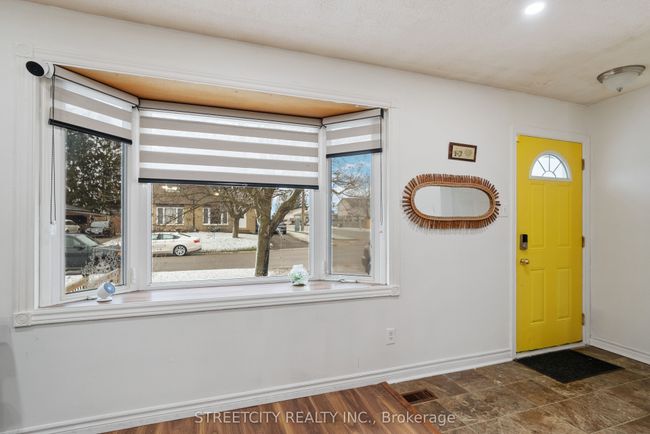 54 Brennan Dr, House attached with 5 bedrooms, 2 bathrooms and 2 parking in Strathroy ON | Image 6