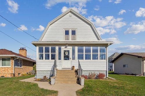 415 15th Ave, Gilbertville, IA, 50634-7764 | Card Image