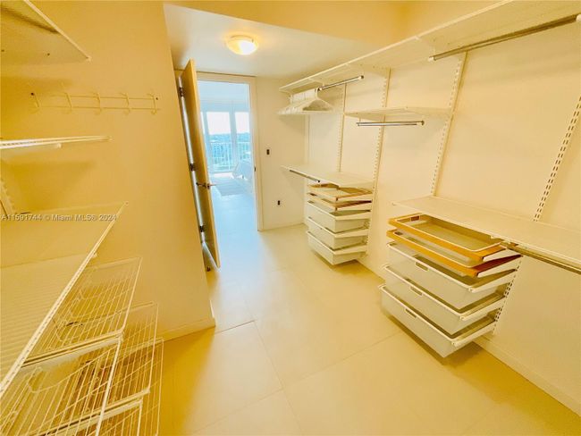 APT-11B - 881 Ocean Dr, Condo with 2 bedrooms, 2 bathrooms and null parking in Key Biscayne FL | Image 44
