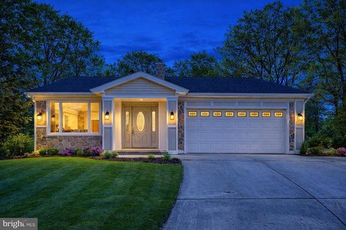 583 Ariel Ct, Mechanicsburg, PA, 17055-5496 | Card Image