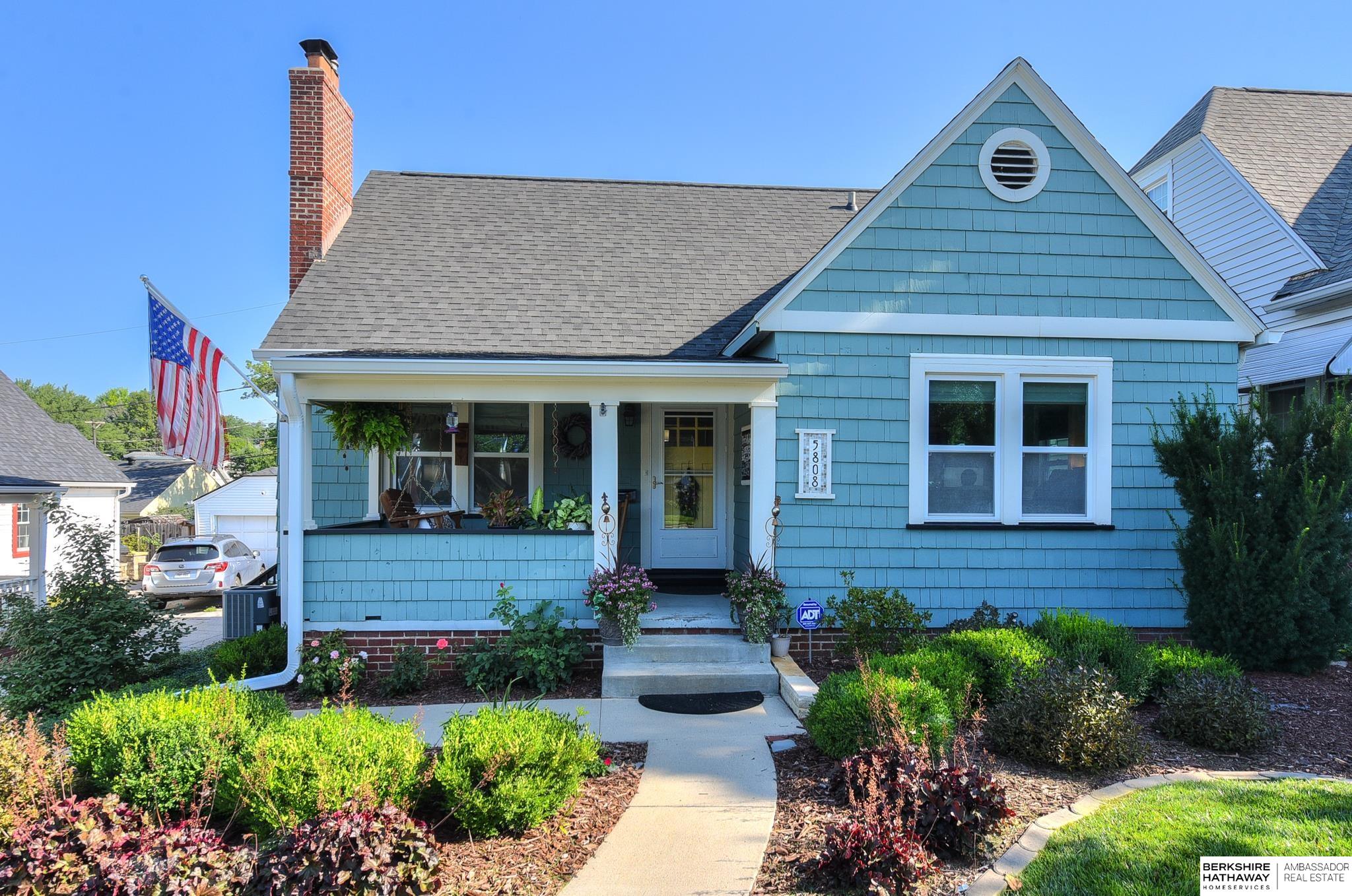 Pierce St, Omaha, NE 68106