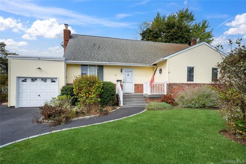 562 Alwick Ave, West Islip, NY, 11795-4002 | Card Image