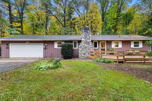 W6835 Curt Black Road, Wescott, WI, 54166 | Card Image