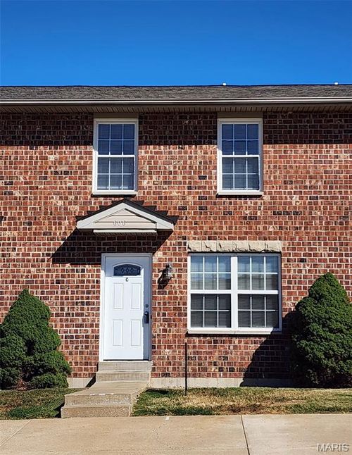 c-606 Linda Ln, Wentzville, MO, 63385-1071 | Card Image