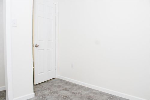 b-7003 Hoffman St, Houston, TX, 77028-3815 | Card Image