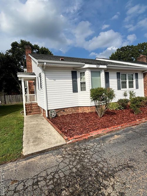 137 Sommerset Court, Roanoke Rapids, NC, 27870 | Card Image
