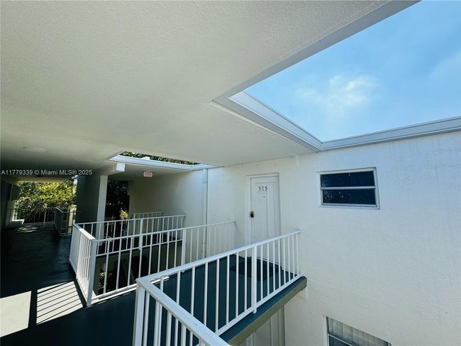 APT-315 - 4215 University Dr, Condo with 2 bedrooms, 2 bathrooms and null parking in Sunrise FL | Image 12