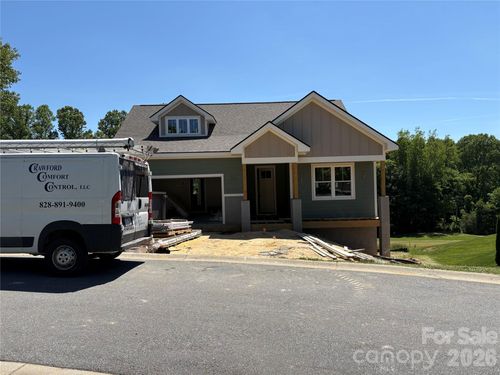 148 Triple Fairways Dr, Hendersonville, NC, 28739-5736 | Card Image