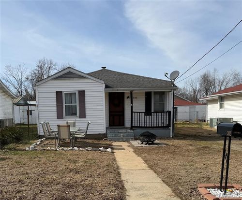 302 Park Dr, Fredericktown, MO, 63645-1483 | Card Image