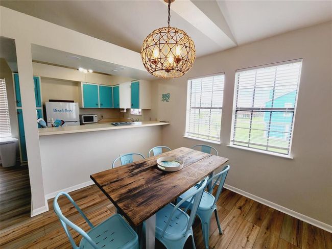 16606 John Davis Rd, House other with 2 bedrooms, 1 bathrooms and null parking in Jamaica Beach TX | Image 7
