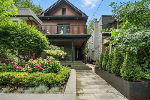 139 Victor Ave, Toronto, ON, M4K1A9 | Card Image