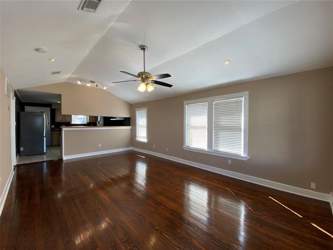 1110 E 27 Th St, House other with 5 bedrooms, 3 bathrooms and 2 parking in Houston TX | Image 8