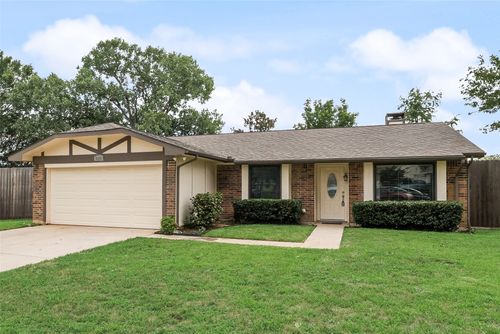 3409 W Sage Ct, Bedford, TX, 76021-2662 | Card Image